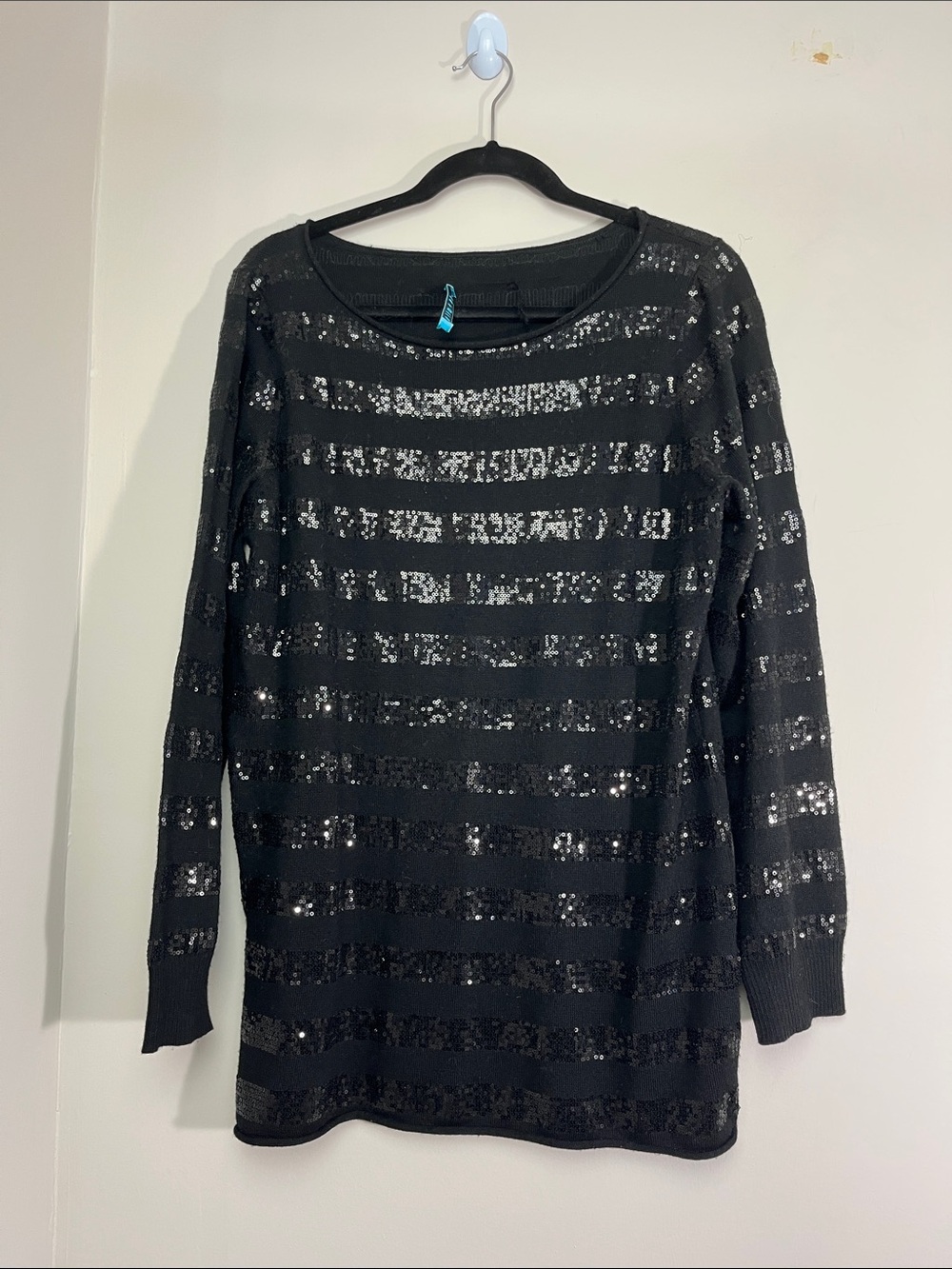 Alice + Olivia Black Sequin Stripe Pullover 100% wool